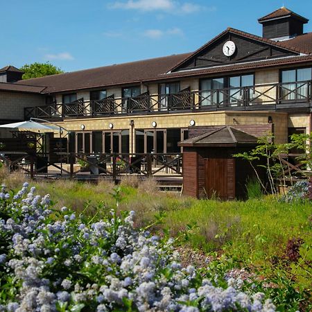 Hampshire Court Hotel & Spa บาซิงสโตค ภายนอก รูปภาพ
