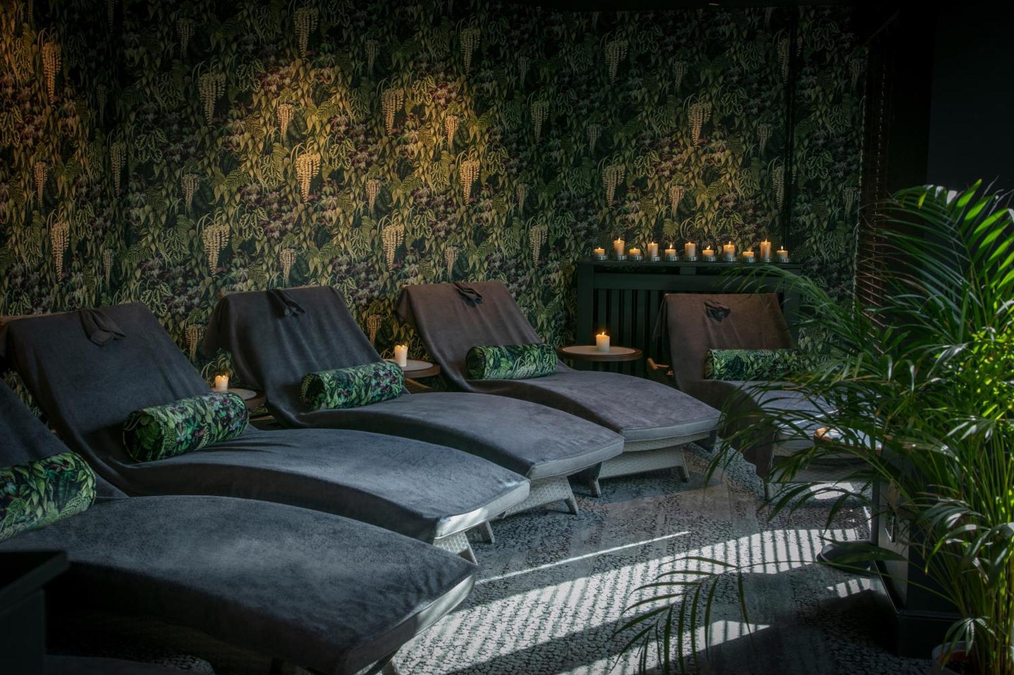 Hampshire Court Hotel & Spa บาซิงสโตค ภายนอก รูปภาพ