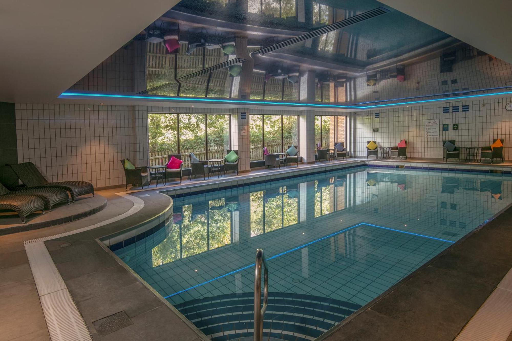 Hampshire Court Hotel & Spa บาซิงสโตค ภายนอก รูปภาพ